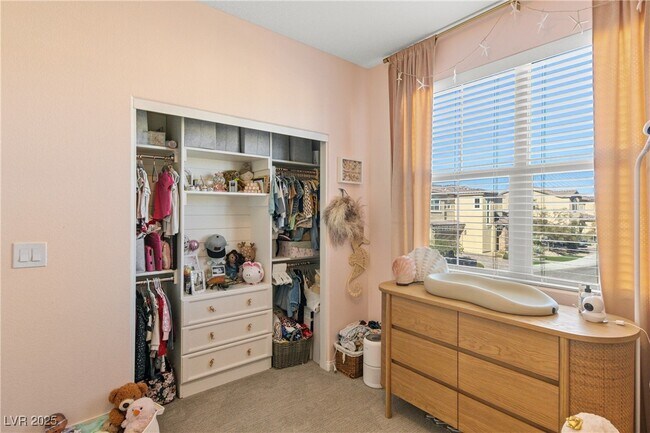 Building Photo - 10331 Western Pine Ave