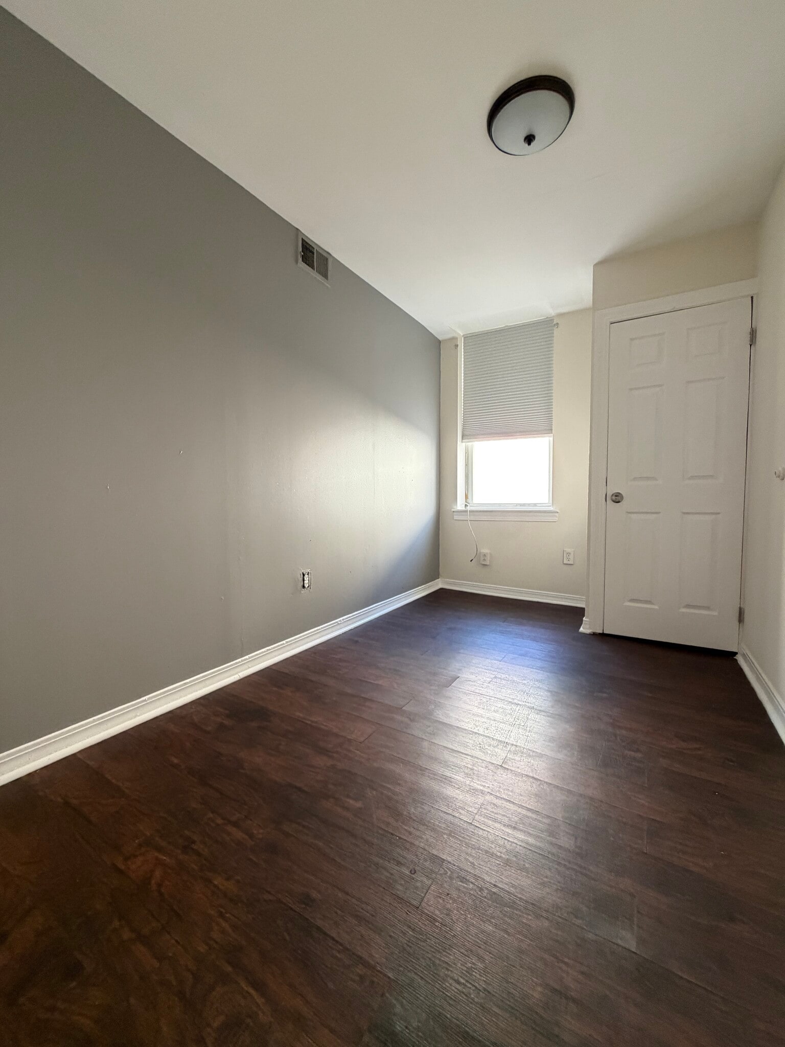 Building Photo - 1721 W Tioga St