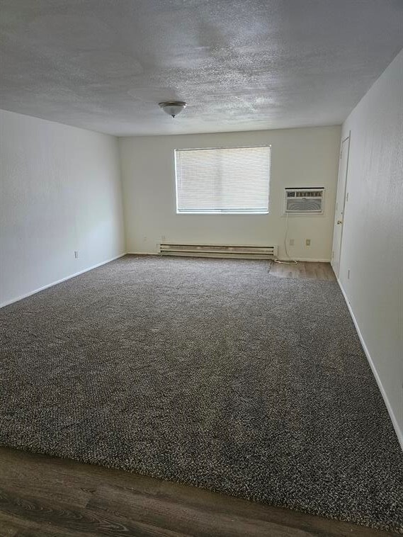Building Photo - 2117 Marigold St