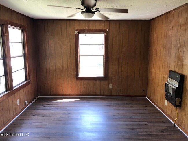 Building Photo - 213 Van Voris St