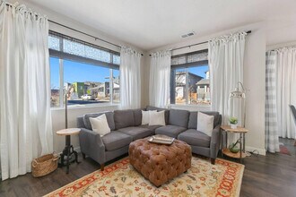 Building Photo - 6801 Warren Dr