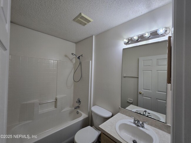 Building Photo - 3904 Hideaway Lane