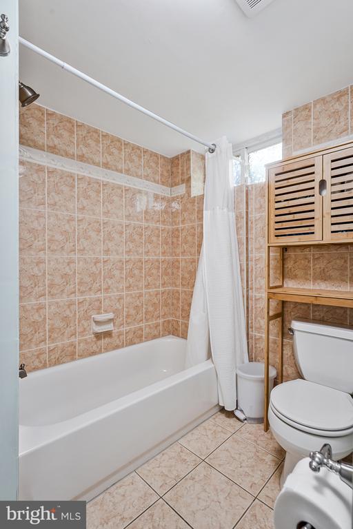 Building Photo - 6513 Old Dominion Dr