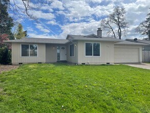 Building Photo - 3 bed 1.5 bath Home in Salem
