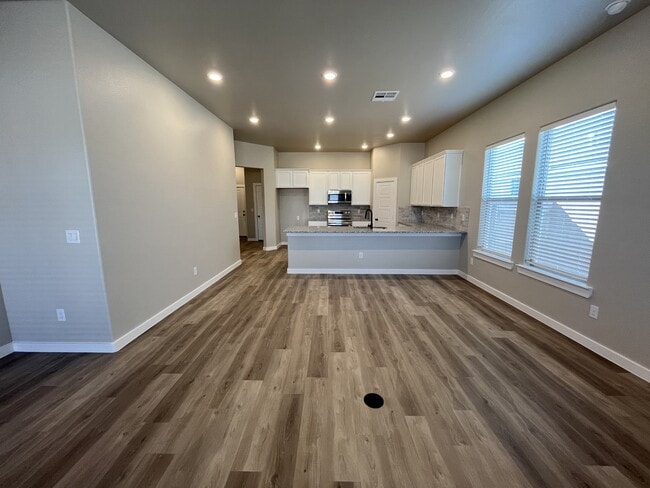 Building Photo - 3611 Urbana Pl