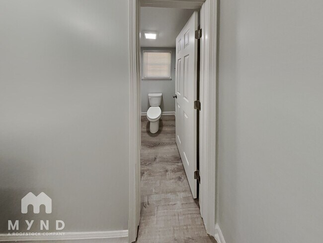 Building Photo - 240 N Hurst Mill Rd