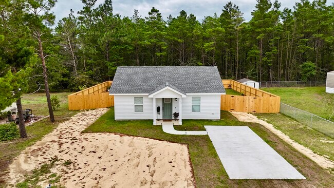 Building Photo - 71 Lafavre Ln