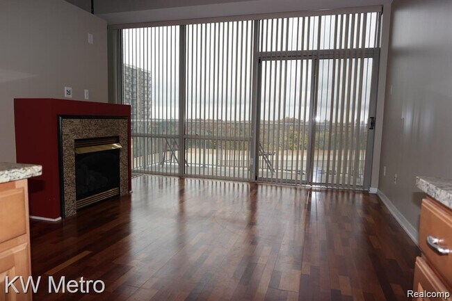 Building Photo - 350 N Main St