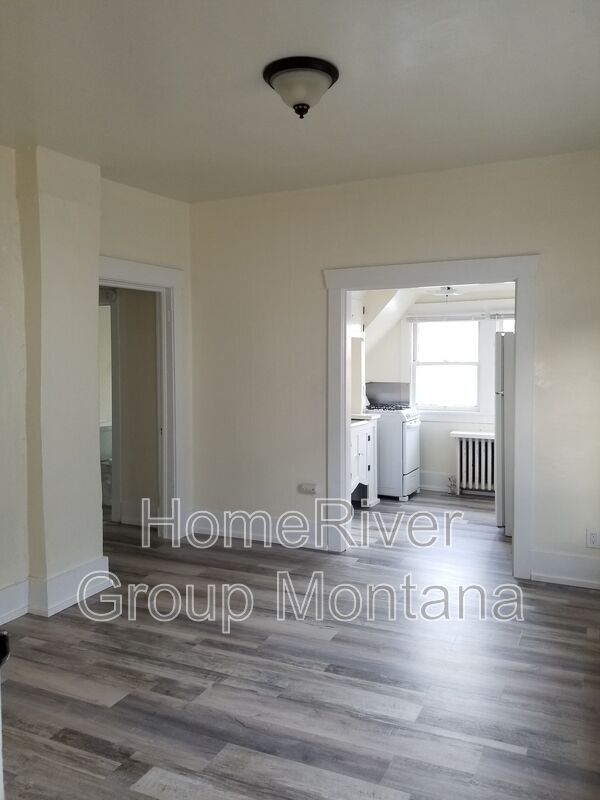 Building Photo - 334 W Alder St