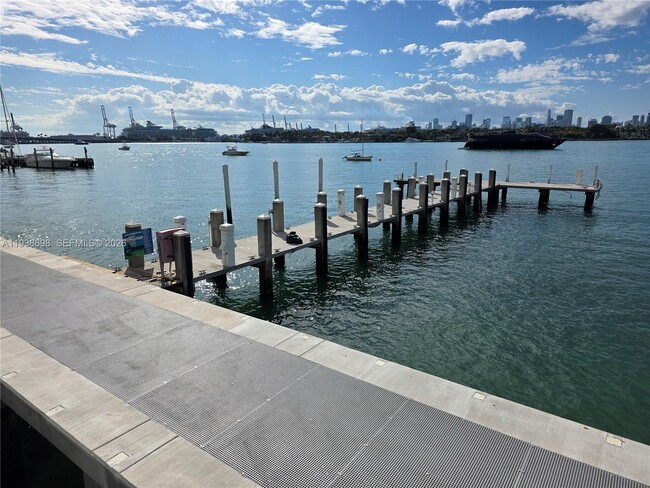 Building Photo - 1000 West Ave