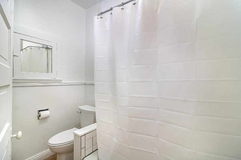 Building Photo - 822 W 35th St