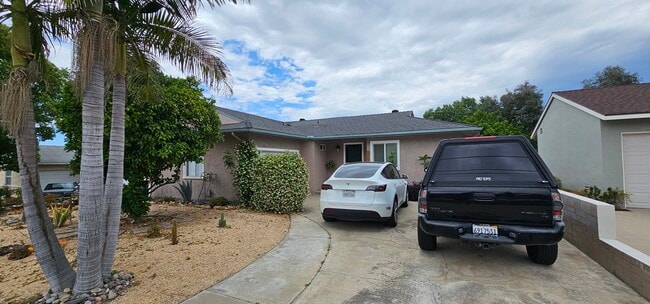 Primary Photo - 6040 Kelton Ave