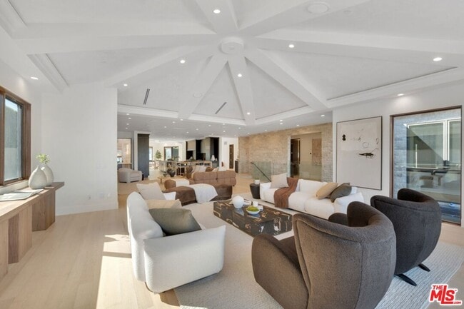 Building Photo - 3116 Elvido Dr