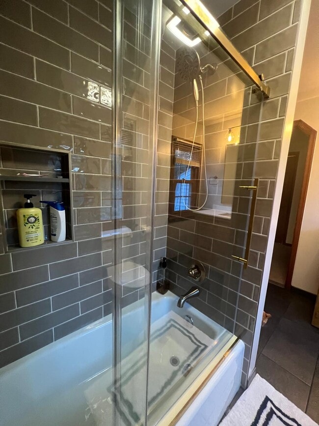 Building Photo - 7110 Ayers Meadow Ln