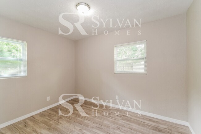 Building Photo - One-level living at its best