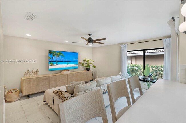 Building Photo - 1583 Eastlake Way