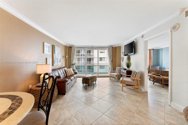 Building Photo - 6917 Collins Ave