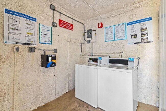 Building Photo - 8609 SW 68th Ct