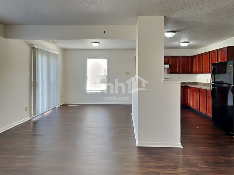 Building Photo - 10286 Butler Dr