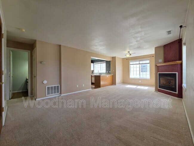 Building Photo - 2940 W Villard St