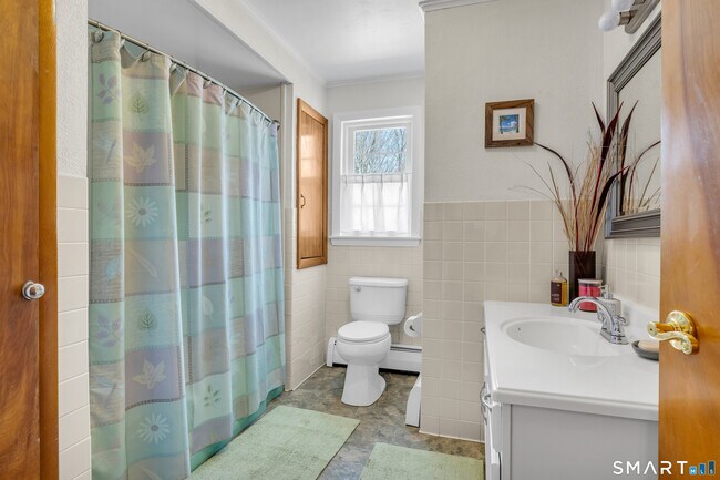 Building Photo - 51 W Lake Ave