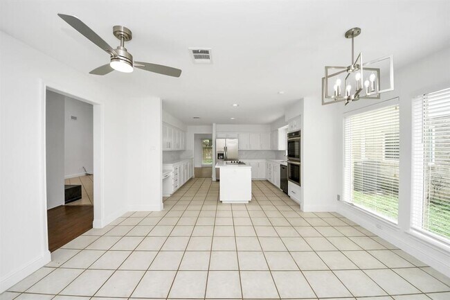 Building Photo - 11415 Ella Lee Dr