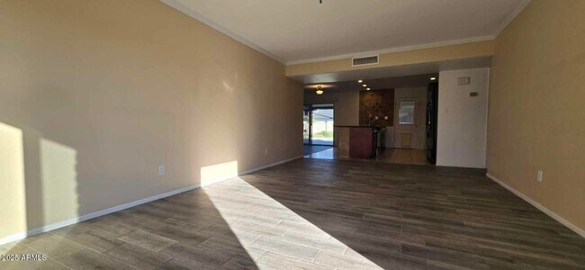 Building Photo - 2132 E Oxford Dr