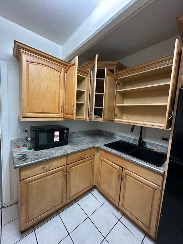 Building Photo - 9501 S King Dr