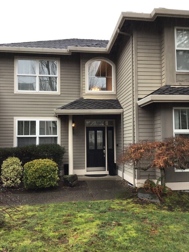Building Photo - For Rent - Exceptional Murrayhill Location...