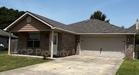 Building Photo - 2504 Ridgeway Ln