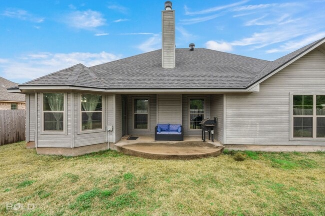 Building Photo - Check Out this 3 bed 2 bath in Benton