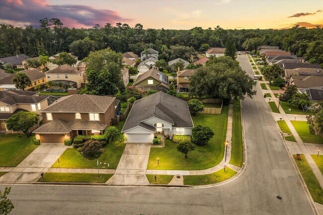 Building Photo - 805 Lewis Pl