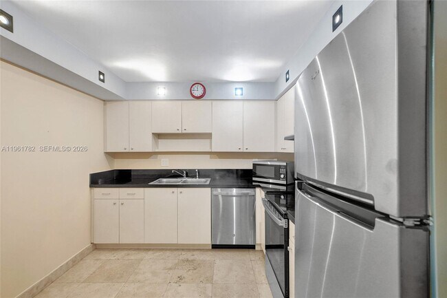 Building Photo - 18151 NE 31st Ct