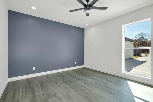 Building Photo - 12564 Memorial Dr