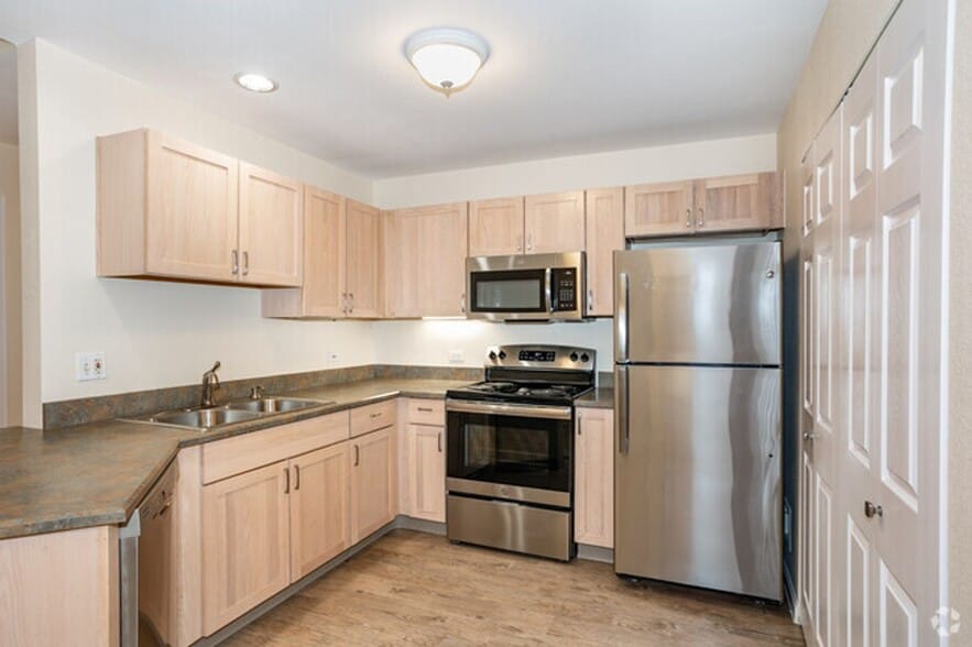 Building Photo - Concordia on the Lake