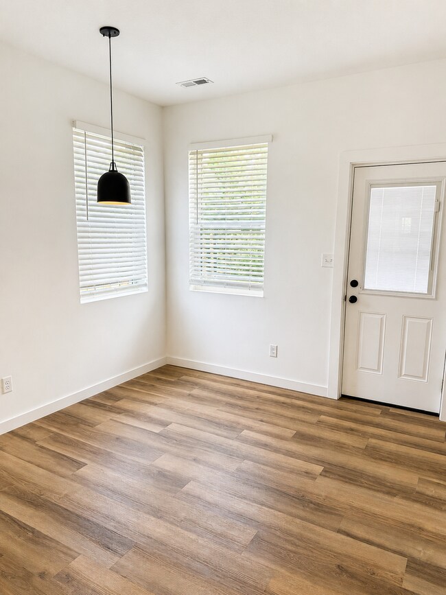 Building Photo - 4632 Freund St SW