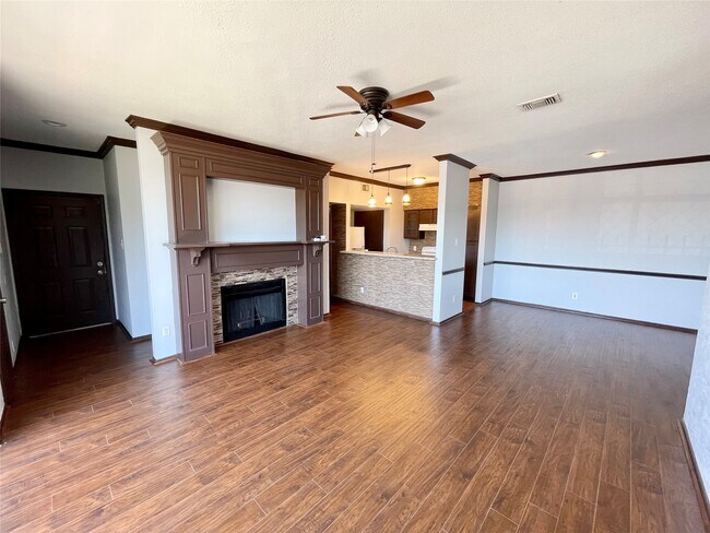 Building Photo - 14550 Fonmeadow Dr