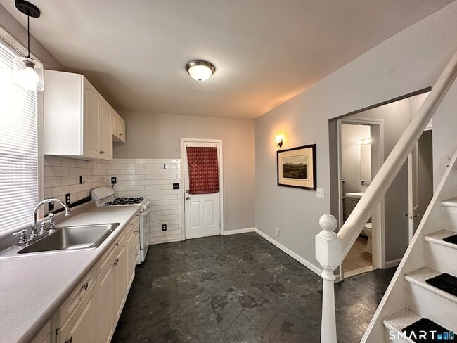 Building Photo - 74 Mt Pleasant St