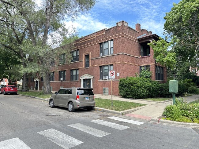 Building Photo - 3608 W Grace St