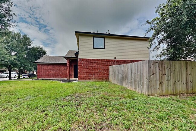 Building Photo - 18027 Hillock Glen Ln