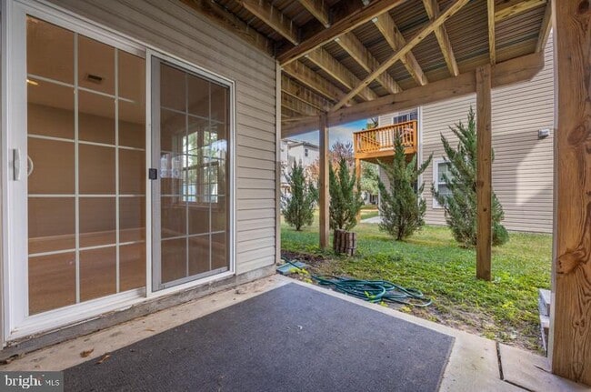 Building Photo - 844 Oriole Ave