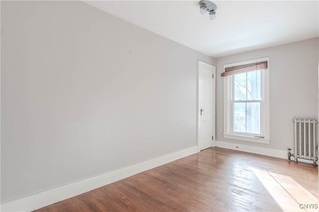 Building Photo - 325 Holcomb St