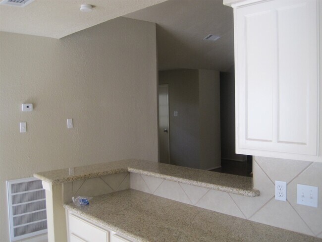 Building Photo - 6822 Harpers Dr