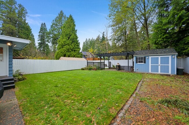 Building Photo - Welcome Home to Comfort and Charm in Blaine, WA!