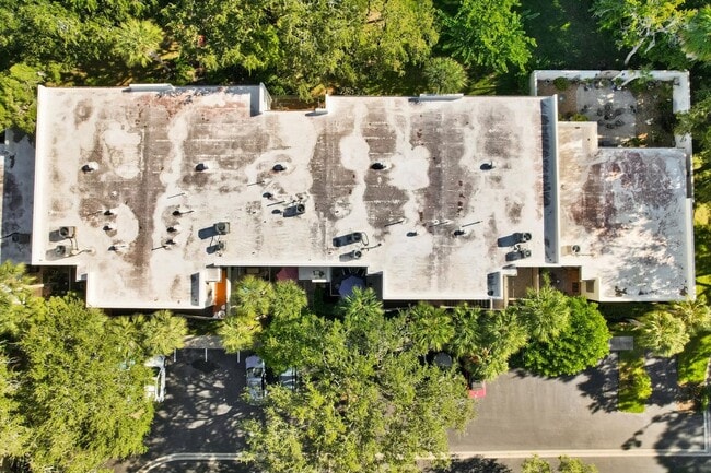 Building Photo - 107 Pinehurst Dr