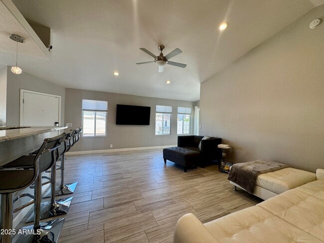 Building Photo - 8835 W Michelle Dr