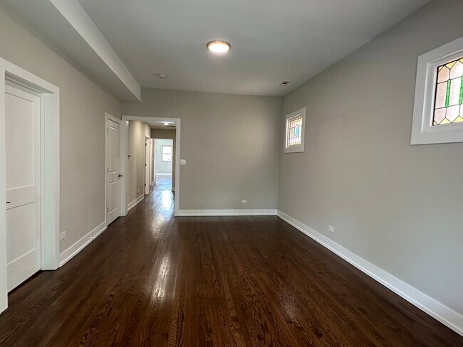 Building Photo - 4714 N Talman Ave