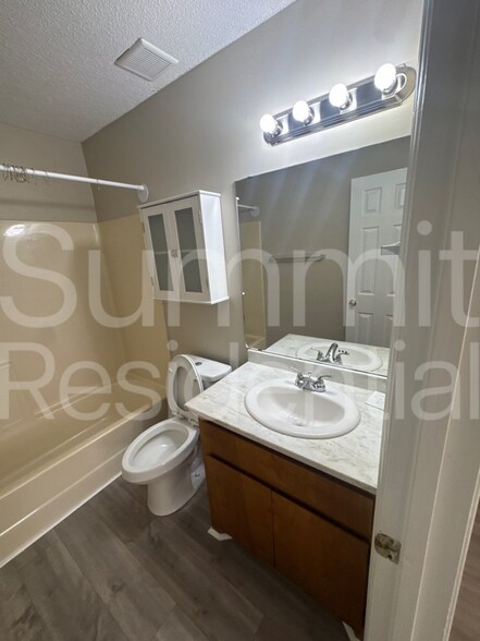 Building Photo - 1119 Huger St