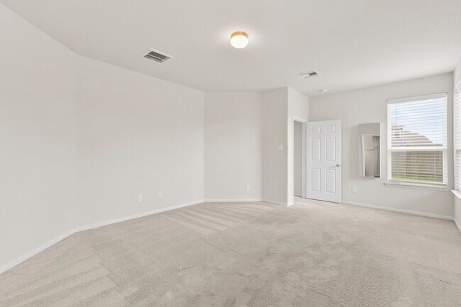 Building Photo - 3011 Tandem Ct