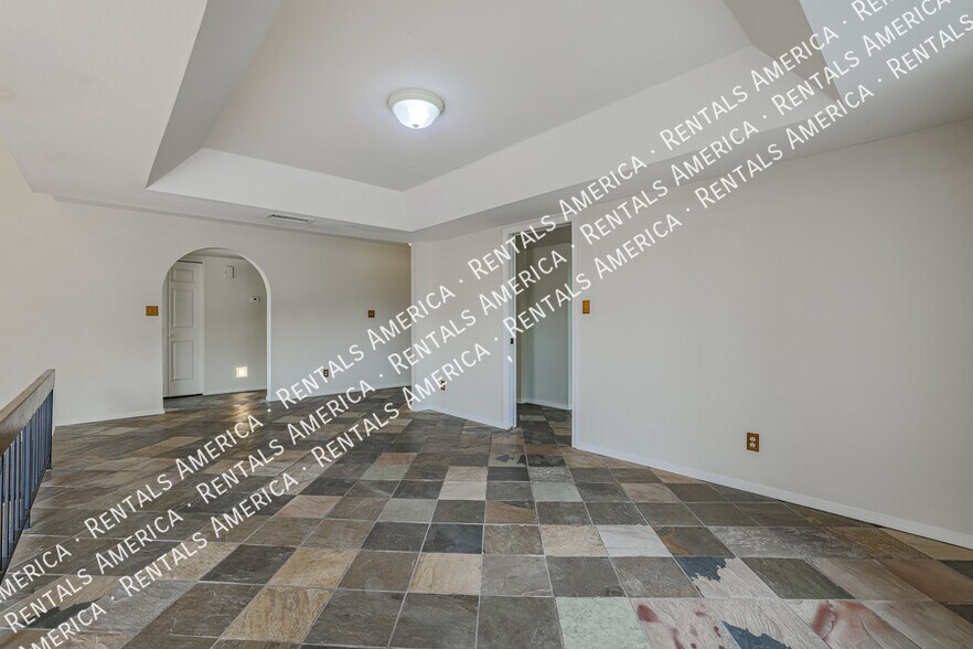 Building Photo - 2160 S Catarina-